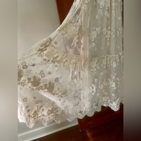 NWT Bohme Off shoulder eyelet lace ivory maxi dress - Picture 6 of 6
